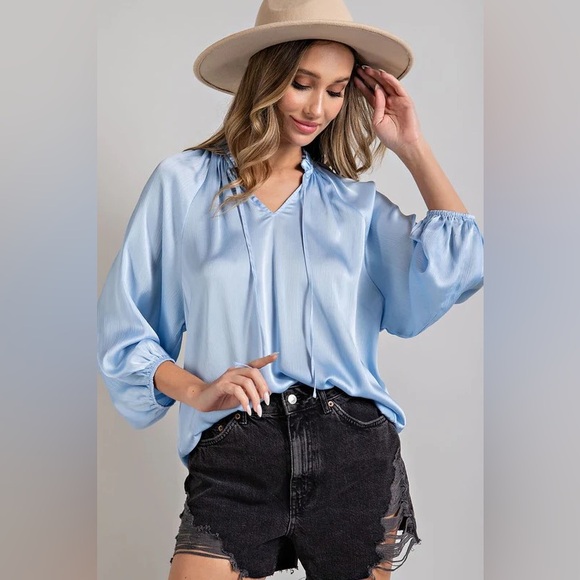 Lila & Kiko Blue Satin Dolman Sleeve Top with Bow. Size Large. - Picture 1 of 10